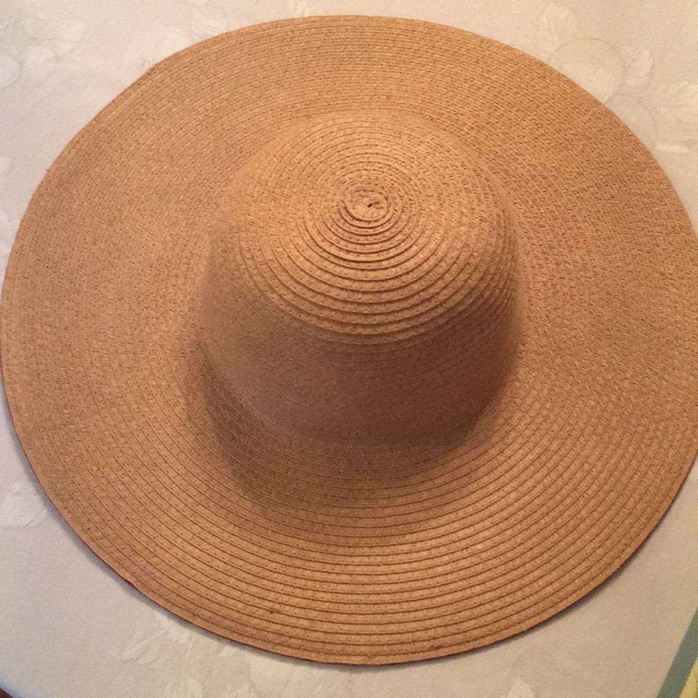 Broad brim straw hat
